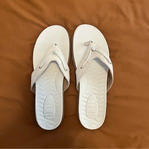 Sperry Plush Flip Flops - Women’s